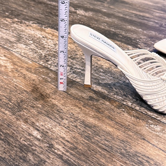 Steve Madden Heels Bonds Sandals Square Toe Slip On Womens Size 7.5 White NIB - Picture 9 of 13